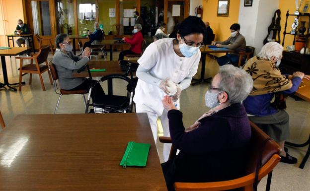 La Junta baraja que las salidas de los mayores de las residencias en Navidad sean de siete días mínimo