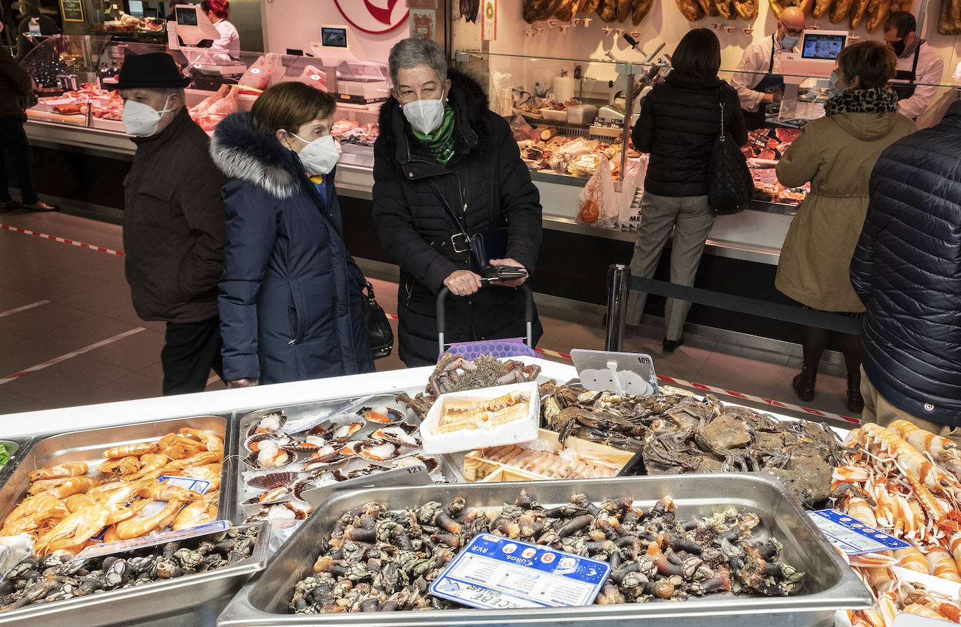 Fotos: Los mercados de preparan para las compras de Navidad