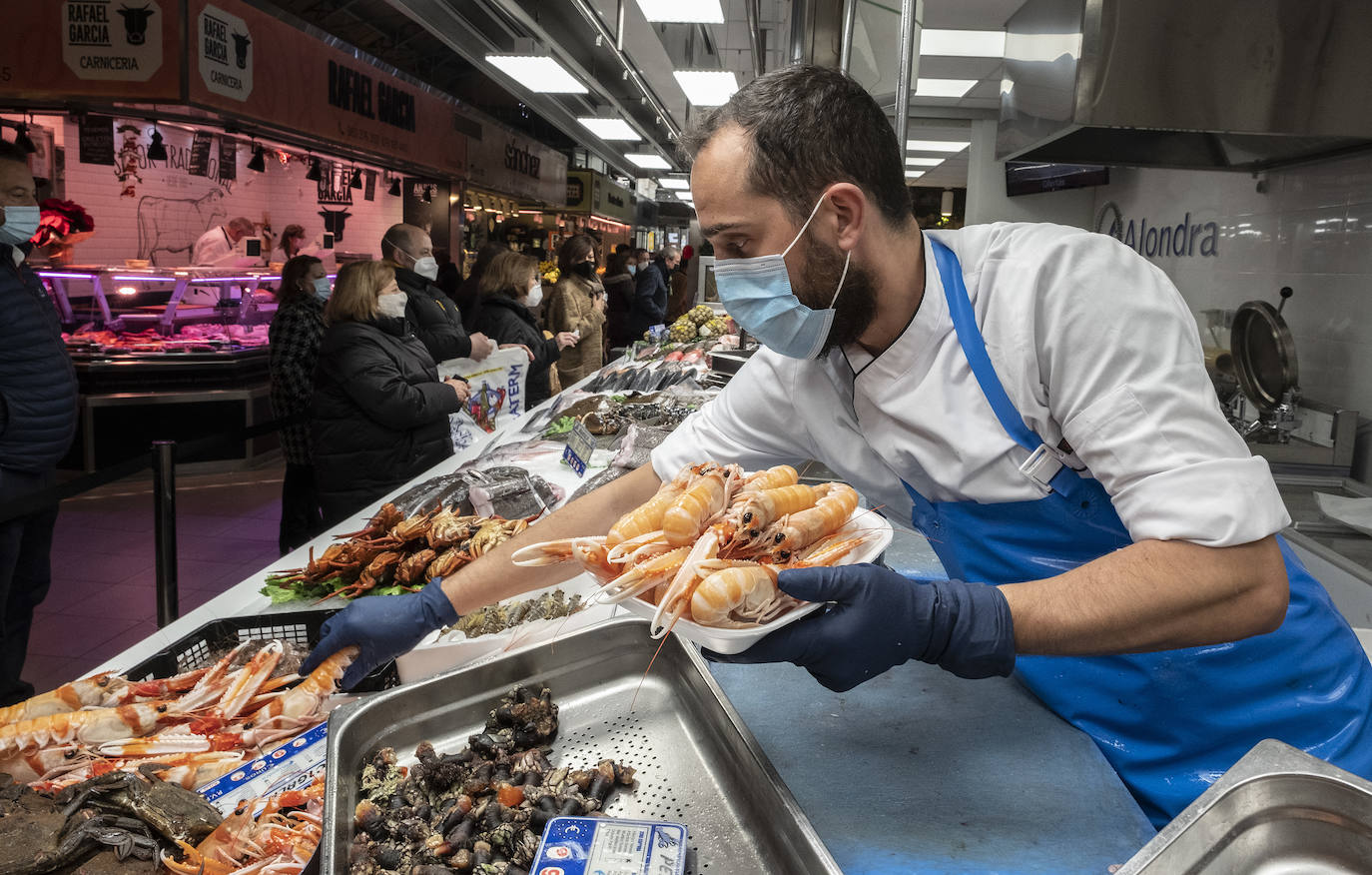 Fotos: Los mercados de preparan para las compras de Navidad