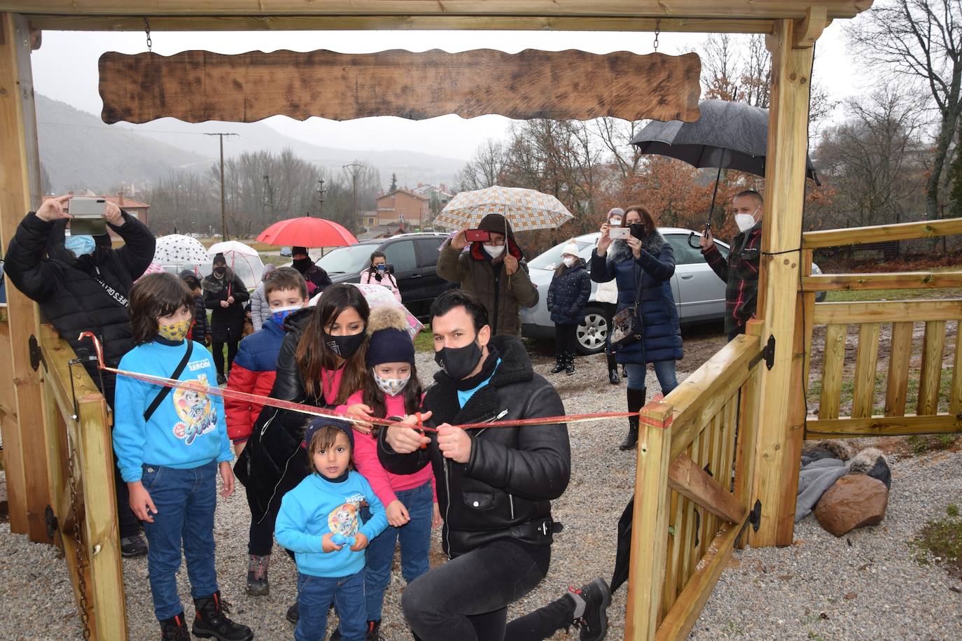 Jornada inaugural de las visitas a la casa del Ratoncito Pérez en Velilla del Río Carrión.