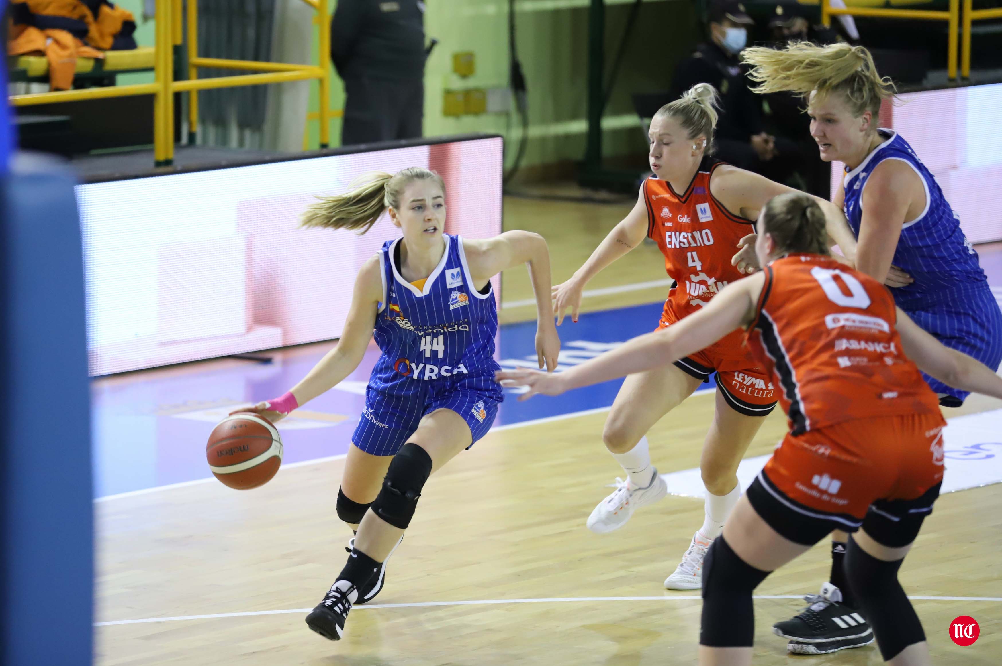 Fotos: Avasallador inicio de la segunda vuelta para el CB Avenida (80-45)