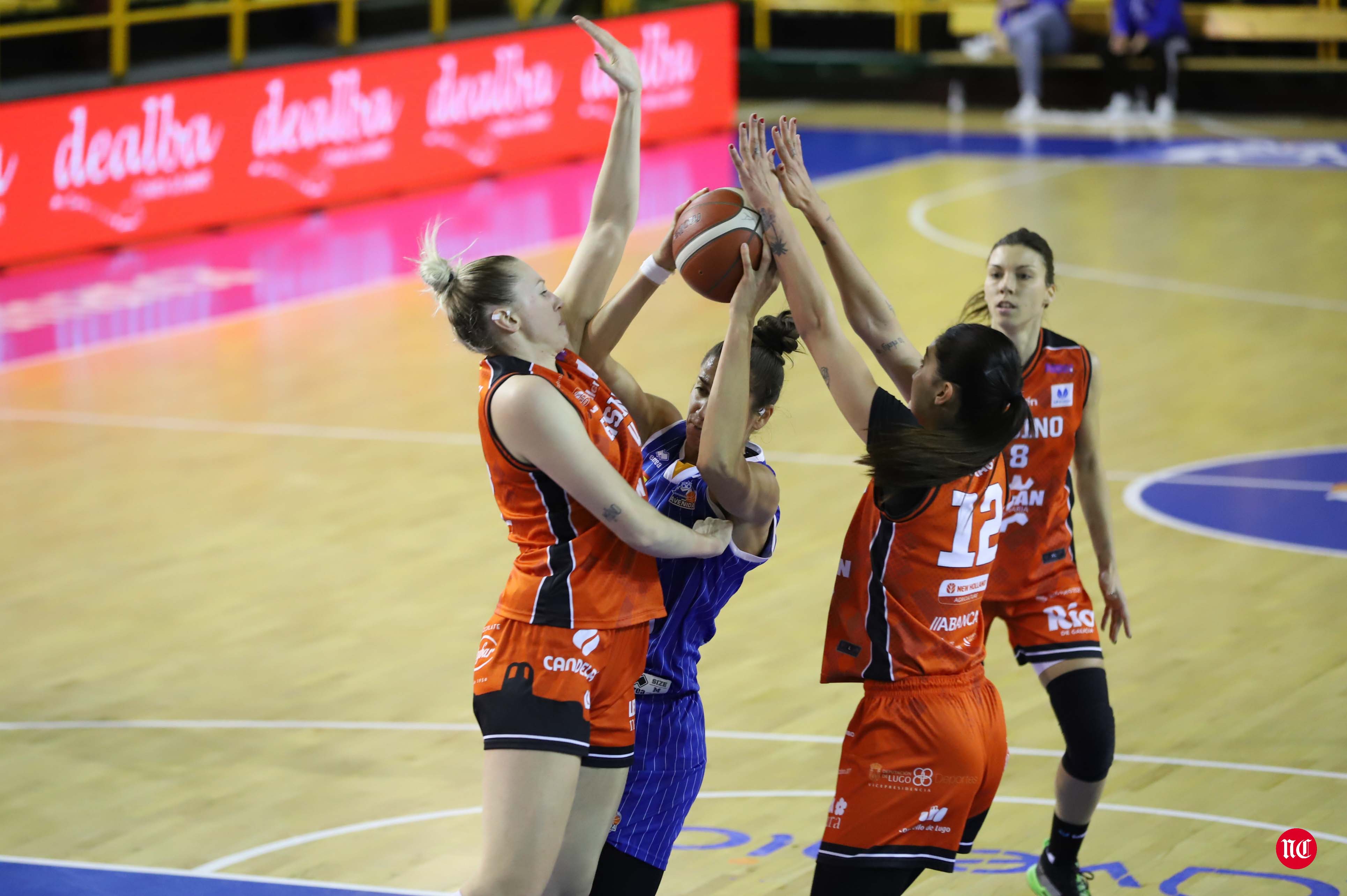 Fotos: Avasallador inicio de la segunda vuelta para el CB Avenida (80-45)