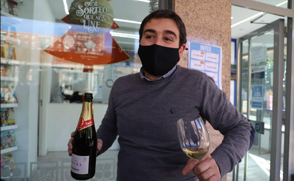 Administración de loterías de la plaza de Barcelona, donde ha caído el 43831.