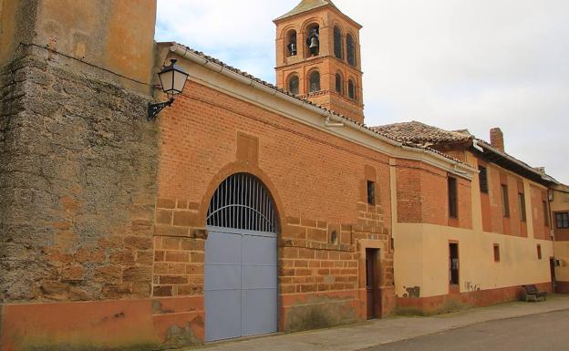 Exterior del convento de las clarisas, en el centro de Villafrechós. 