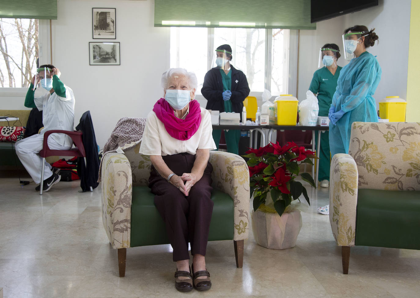 Fotos: Campaña de vacunación en la residencia El Villar de Laguna de Duero, Valladolid