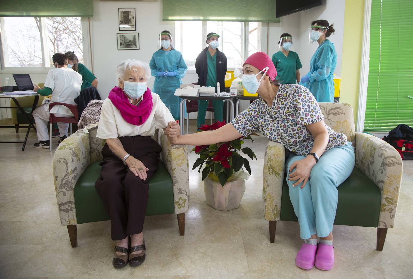 Fotos: Campaña de vacunación en la residencia El Villar de Laguna de Duero, Valladolid