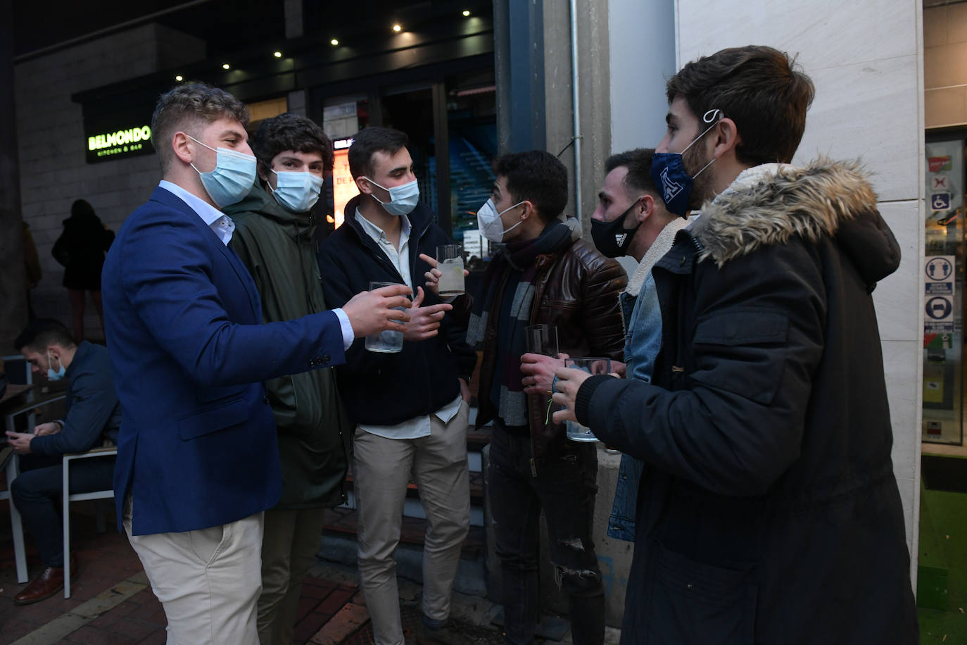 Fotos: Los vallisoletanos aprovechan la mañana y la tarde de Nochevieja para despedir el año