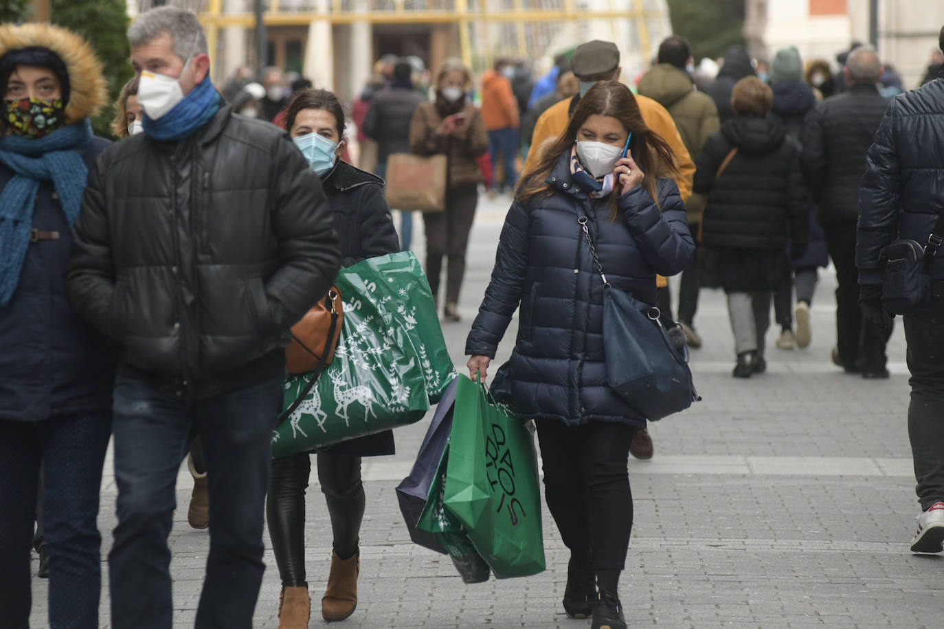 Fotos: Ambiente de compras de Navidad en Valladolid