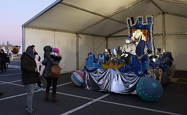 Carpas para los Reyes Magos instaladas en Carbajosa.