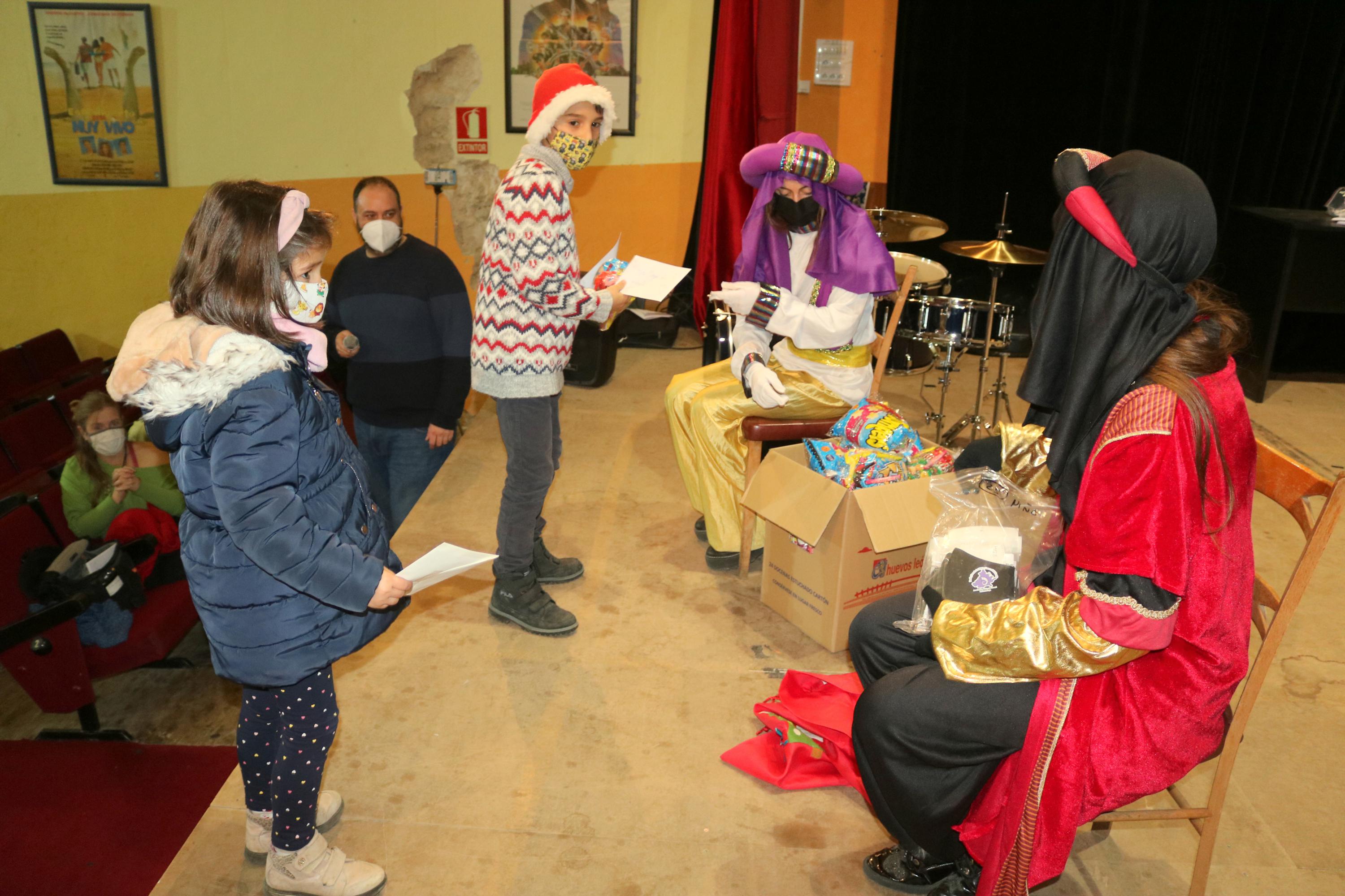 Los Pajes Reales durante su visita a Baltanás