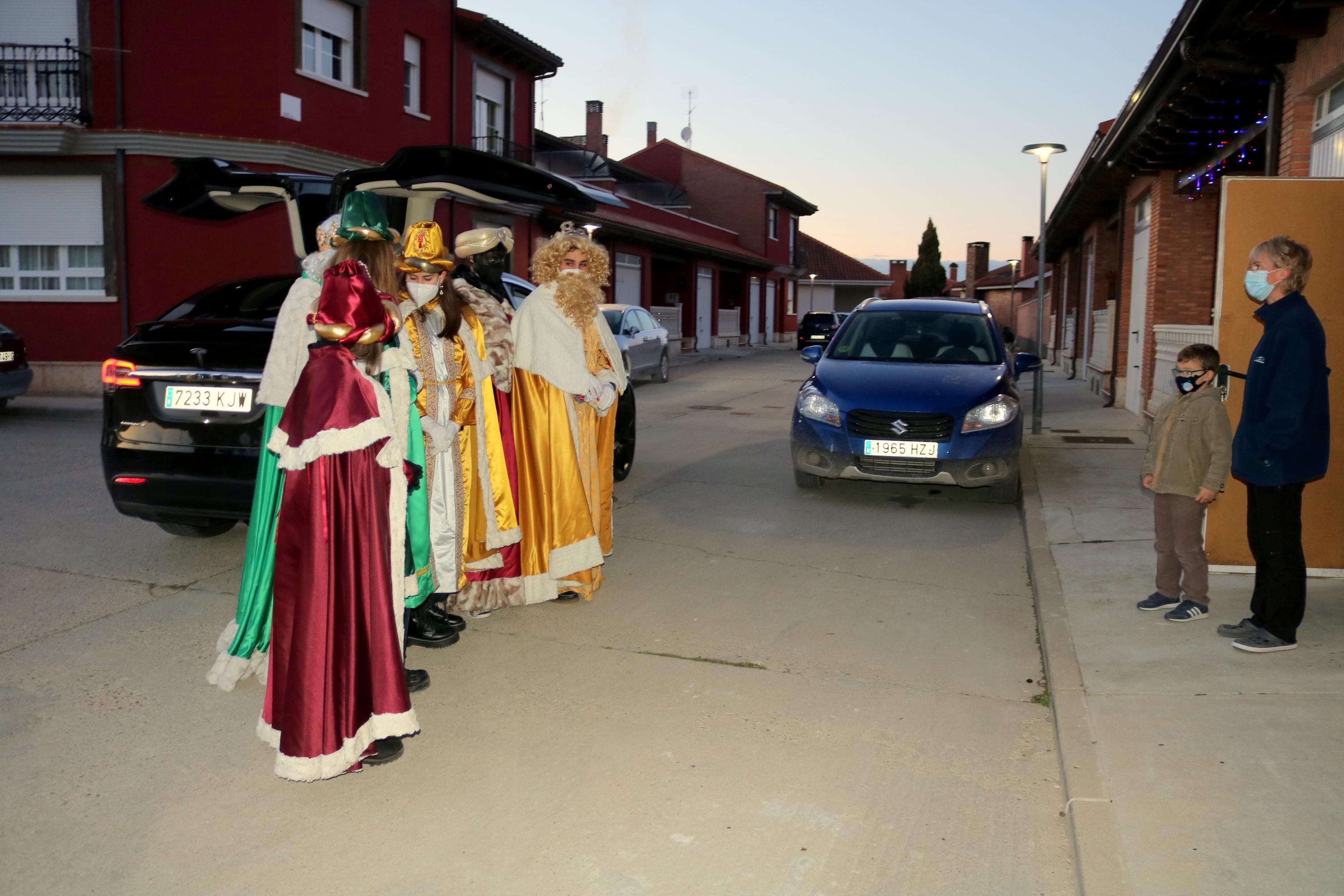 Los Reyes Magos visitaron a los niños baltanasiegos 