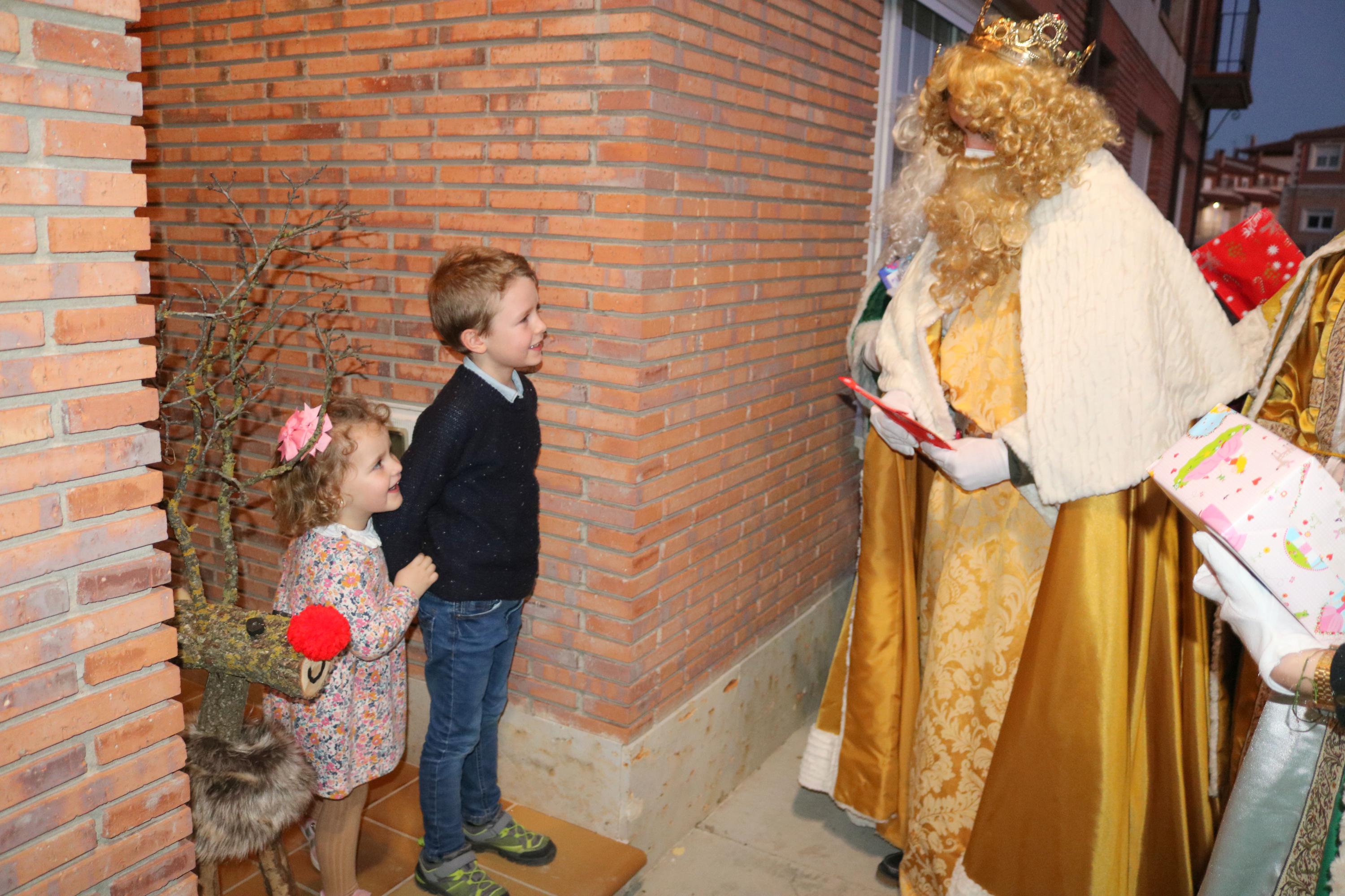 Los Reyes Magos visitaron a los niños baltanasiegos 