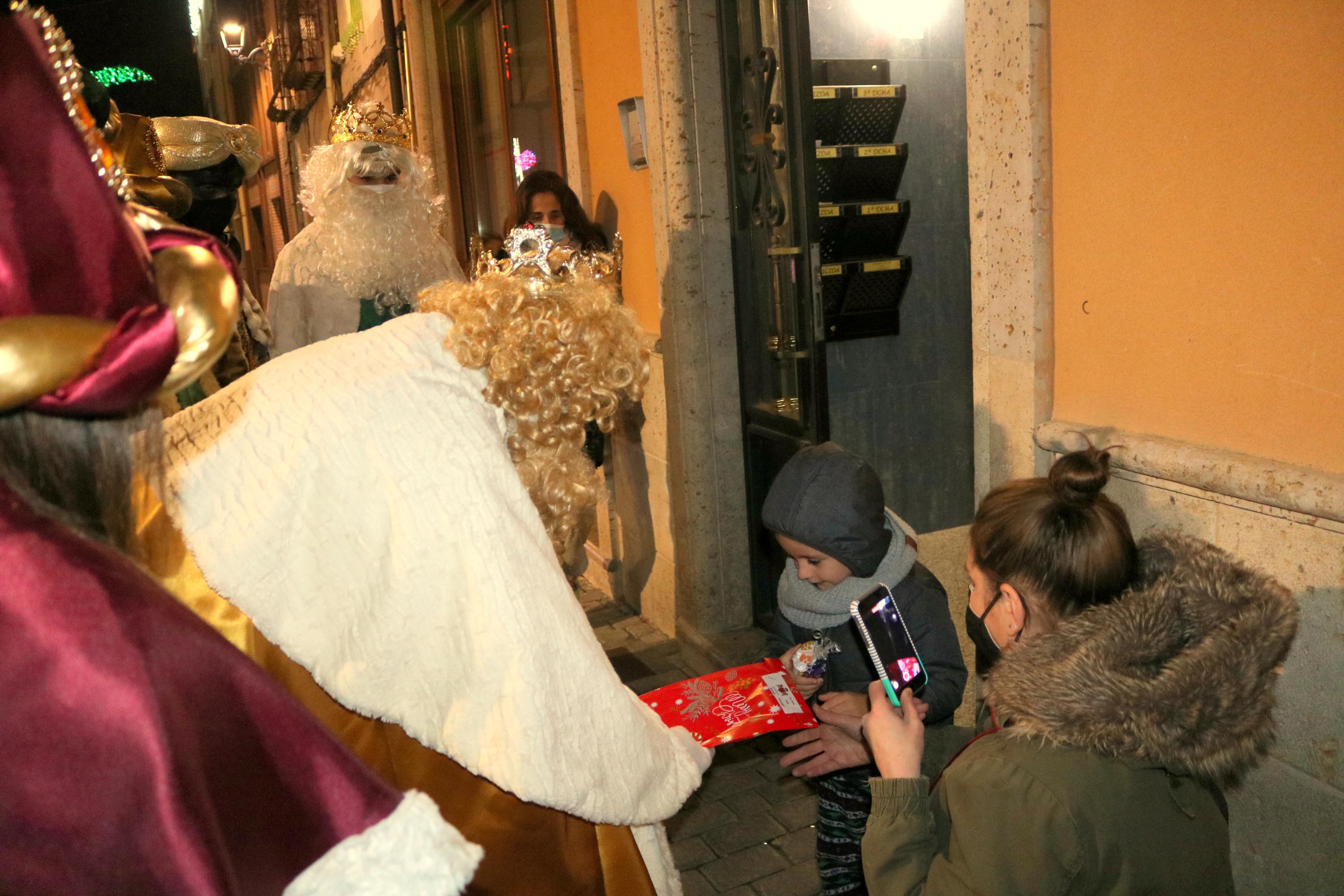 Los Reyes Magos visitaron a los niños baltanasiegos 