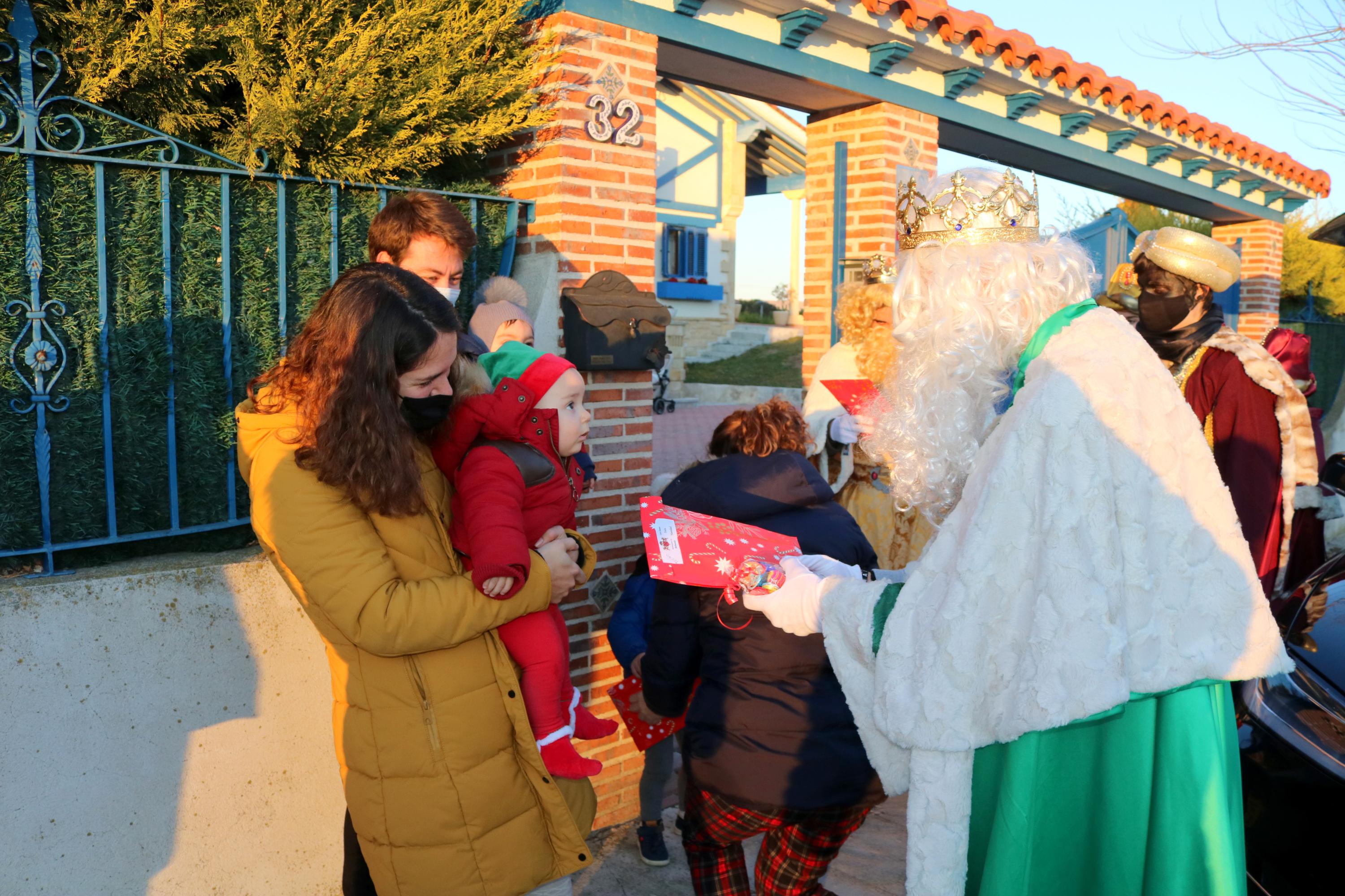 Los Reyes Magos visitaron a los niños baltanasiegos 