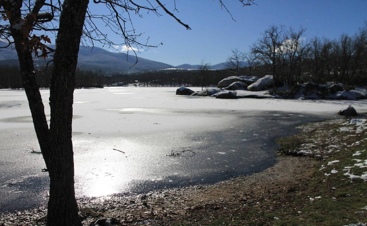 Nieve y hielo en el Pontón Alto, en Segovia.