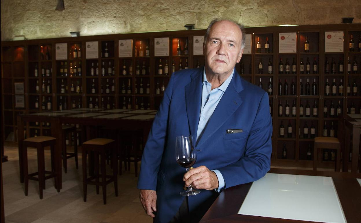 El consejero delegado de Tempos Vega Sicilia, Pablo Álvarez, en el Museo del Vino de Peñafiel. 