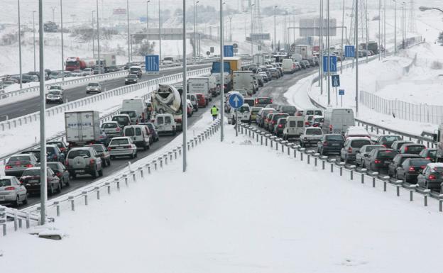 Estado de los accesos a Madrid por la M-50 el 23 de febrero de 2005.