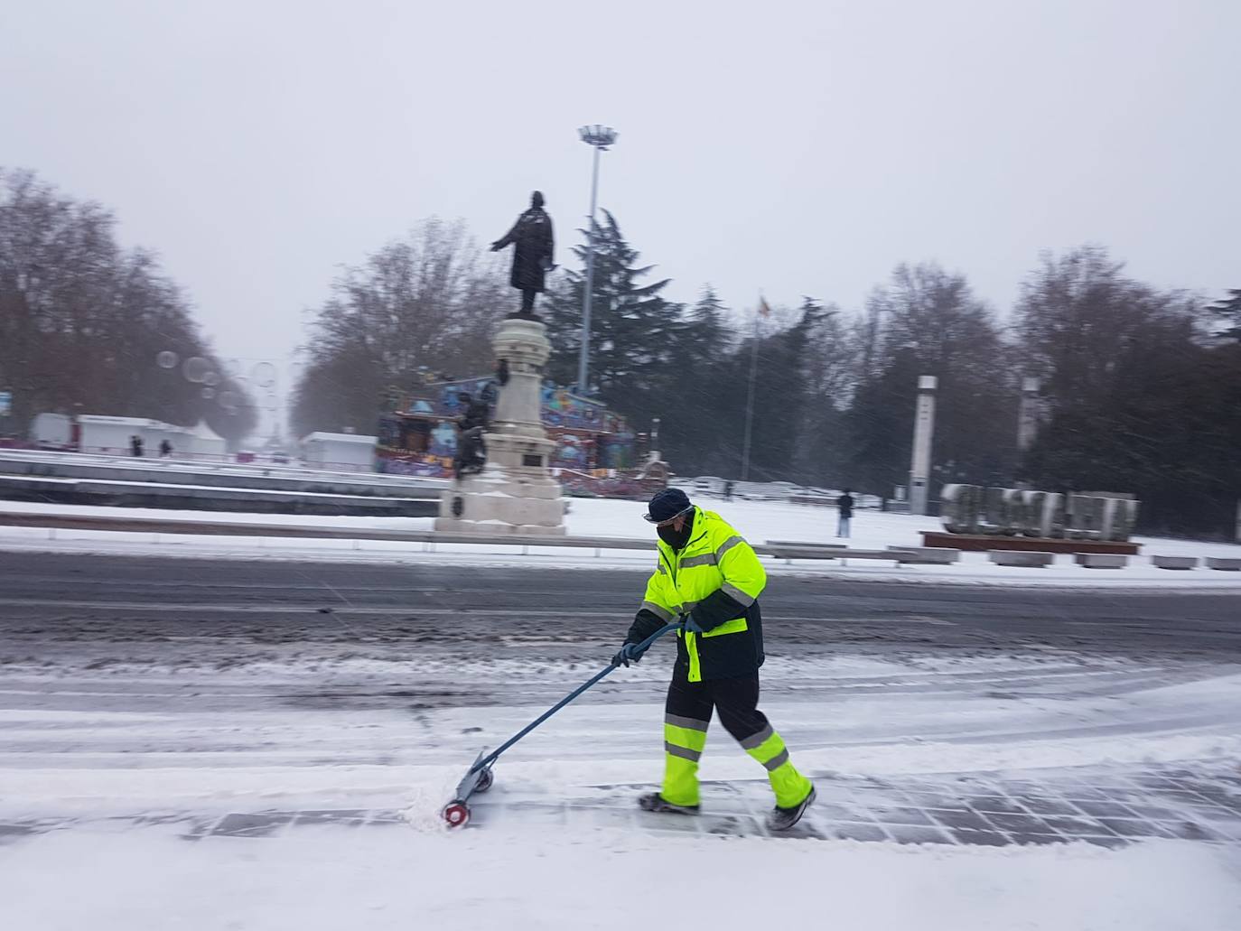 Fotos: Valladolid amanece teñida de blanco