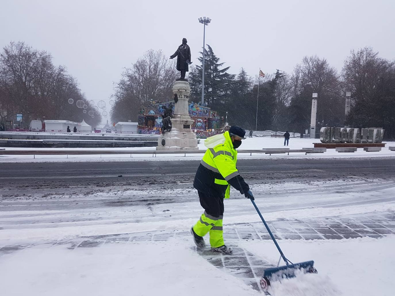 Fotos: Valladolid amanece teñida de blanco