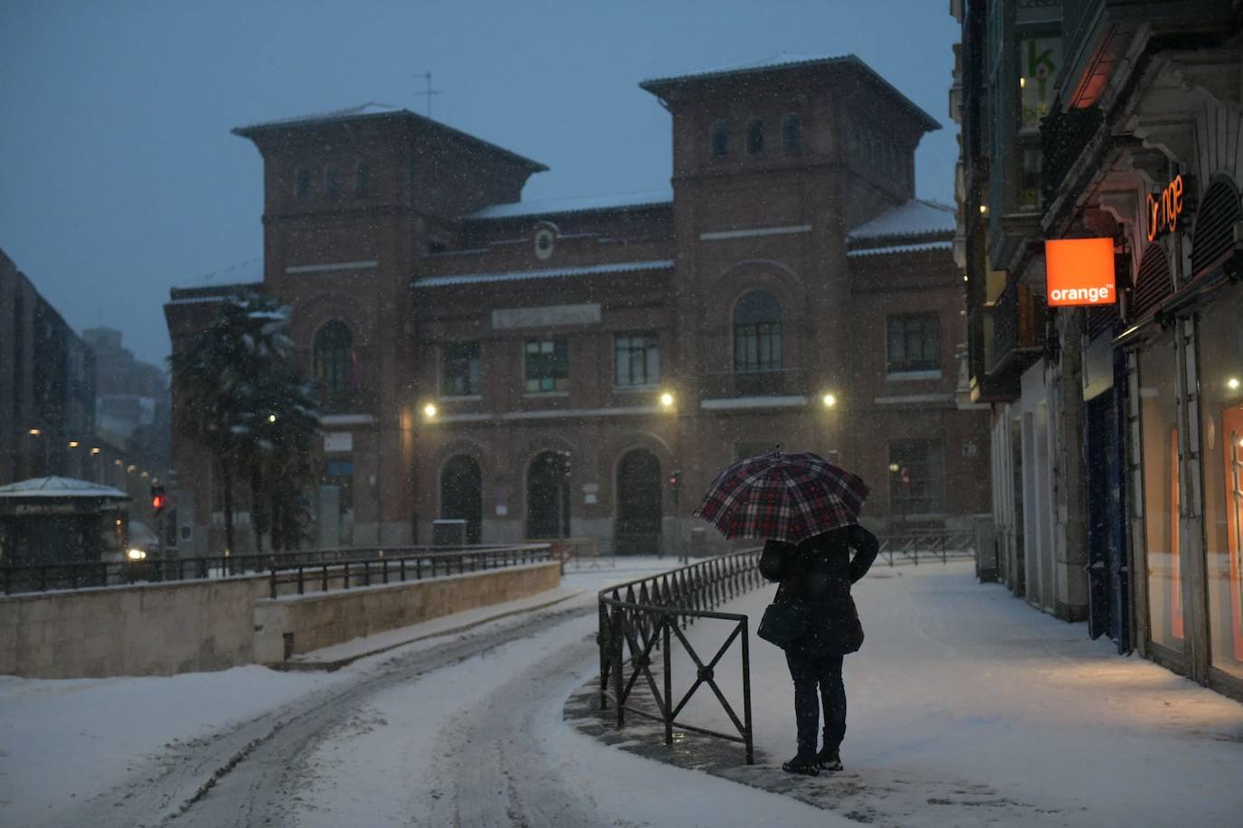 Fotos: Valladolid amanece teñida de blanco