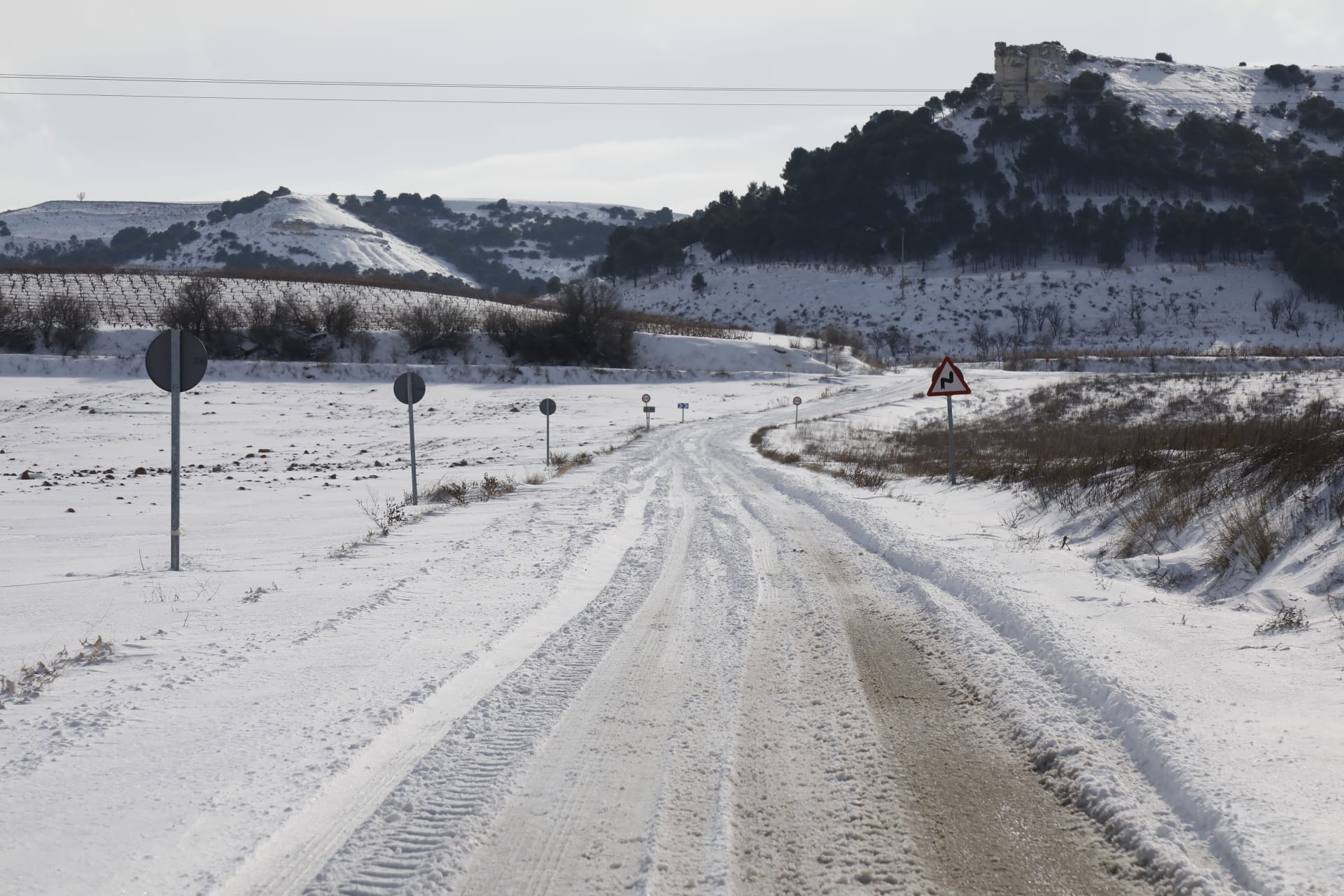 Carretera de Peñafiel a los pueblos del Valle del Botijas.