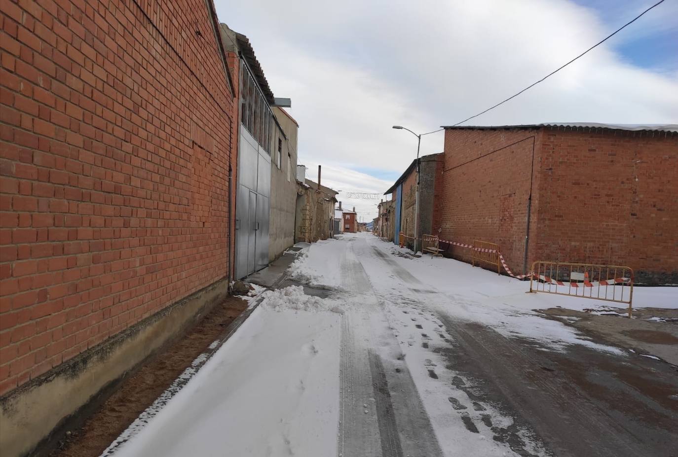 Fotos: Los pueblos de Valladolid empiezan a limpiar el hielo