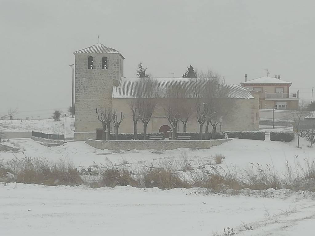 Fotos: Los pueblos de Valladolid empiezan a limpiar el hielo