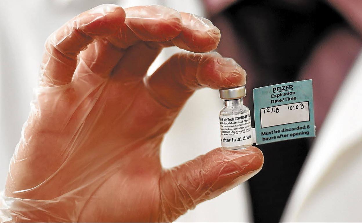 Dosis de la vacuina de Pfizer. 