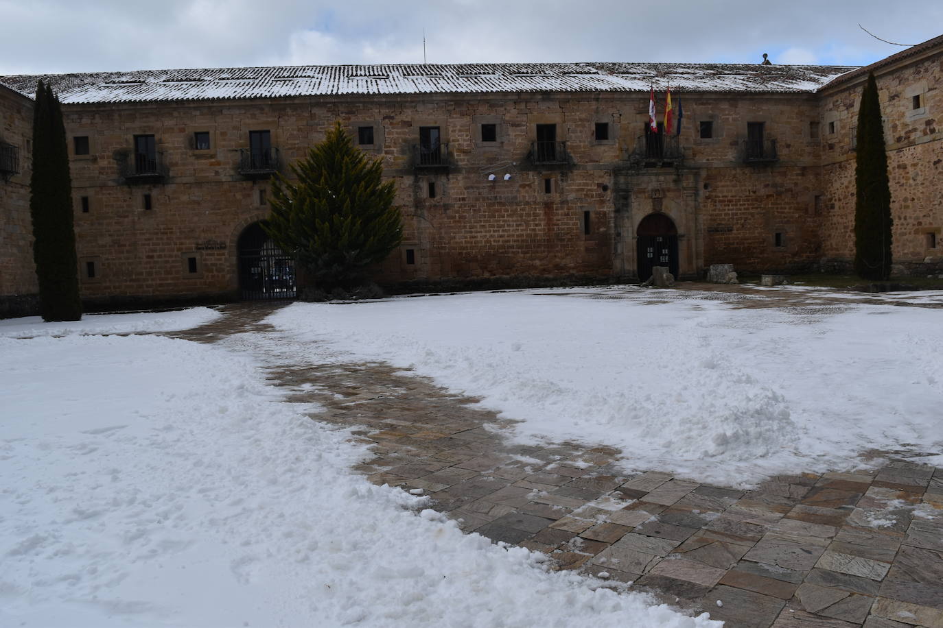 Fotos: Los colegios de Aguilar, preparados para retomar las clases este martes