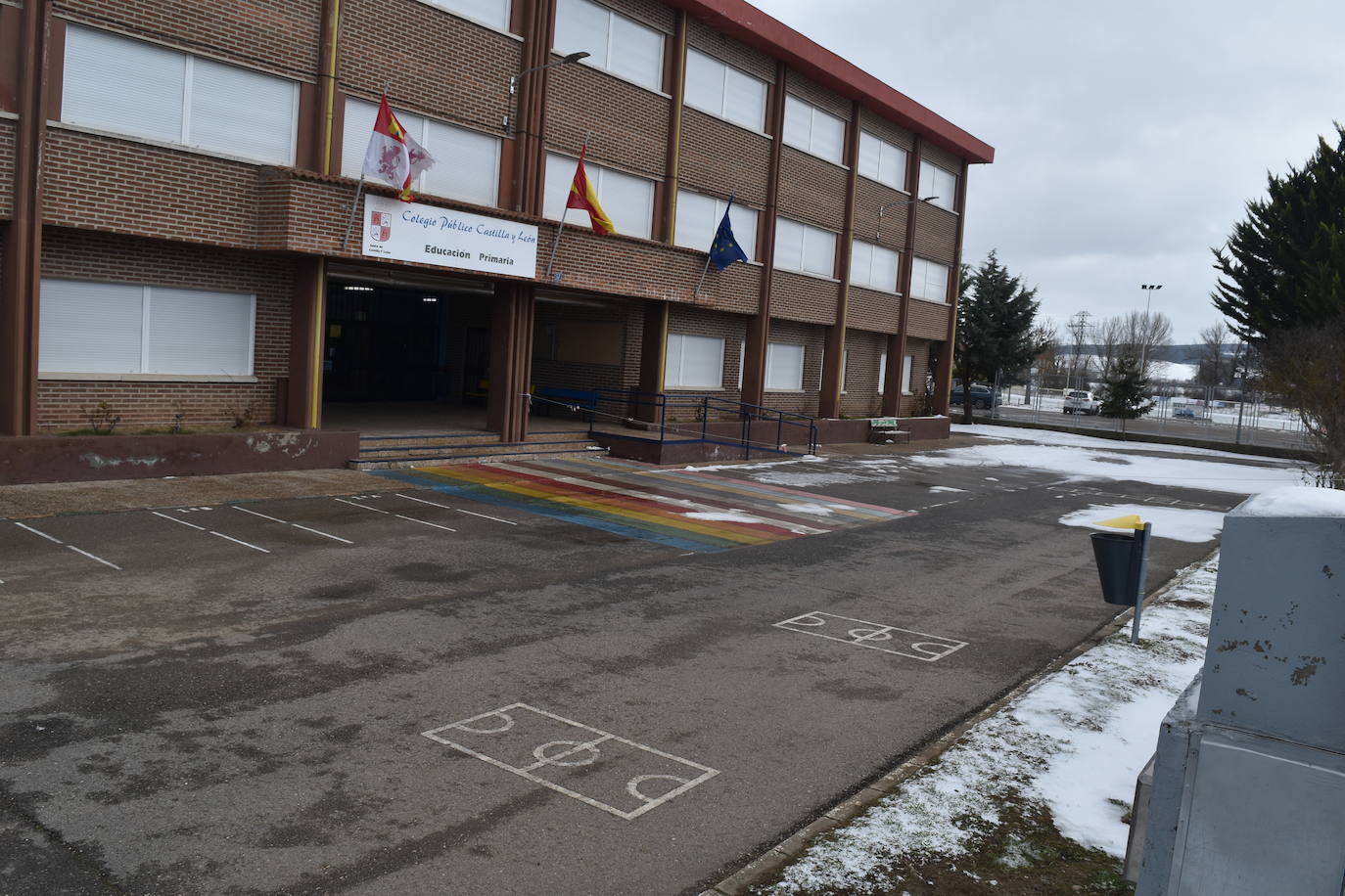 Fotos: Los colegios de Aguilar, preparados para retomar las clases este martes