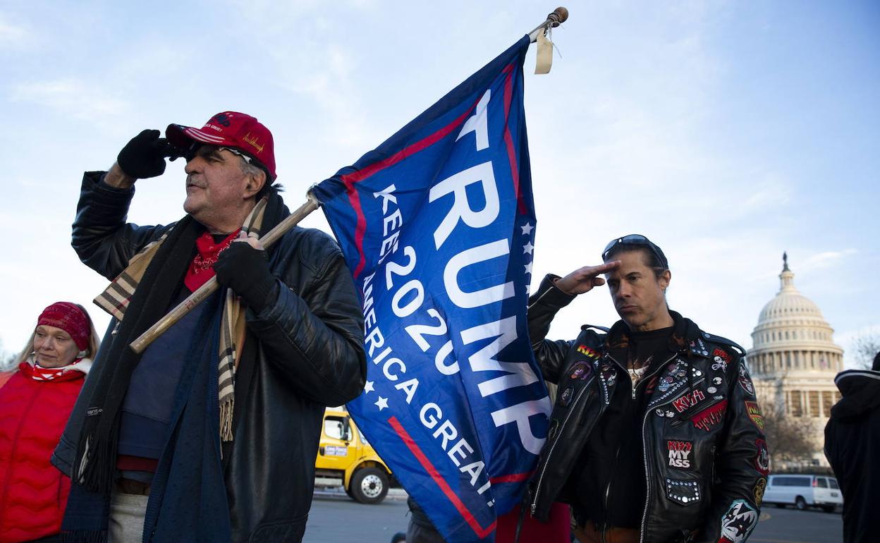 Editorial: Dejación democrática