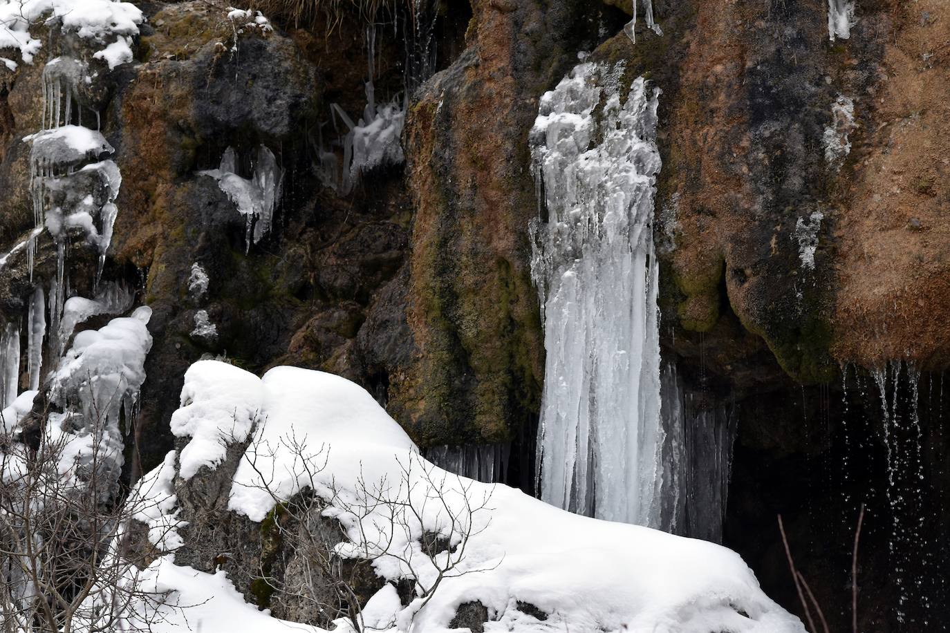 Fotos: El hielo se apodera de la cascada de Covalagua