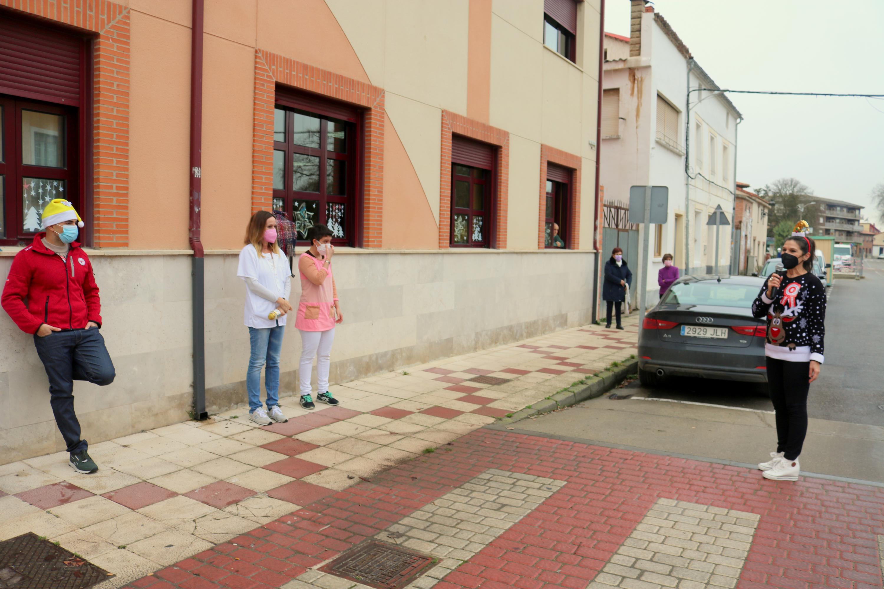 Niños y mayores disfrutan de una velada emocionante en Baltanás