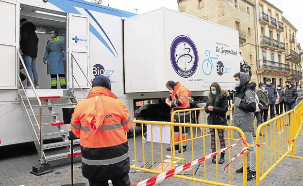 Sanidad hará un cribado en La Lastrilla el sábado 16 y Cuéllar y el Real Sitio reclaman esta medida