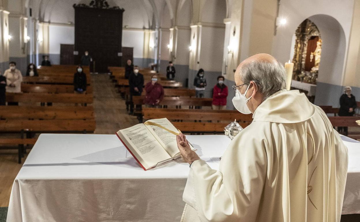 Primera misa, en mayo de 2020, después del confinamiento en la Iglesia de San Nicolás