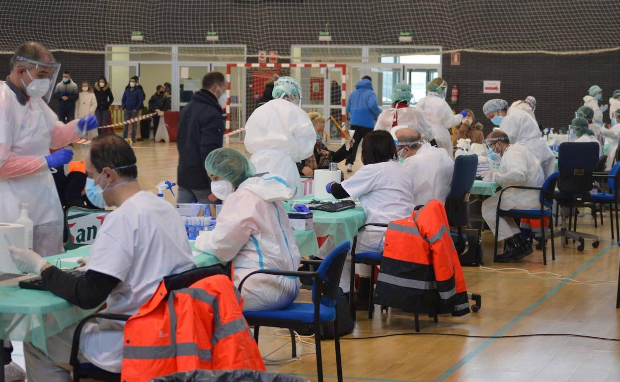 Cribado masivo para detectar infecciones por coronavirus realizado el sábado en el municipio de Cigales. 