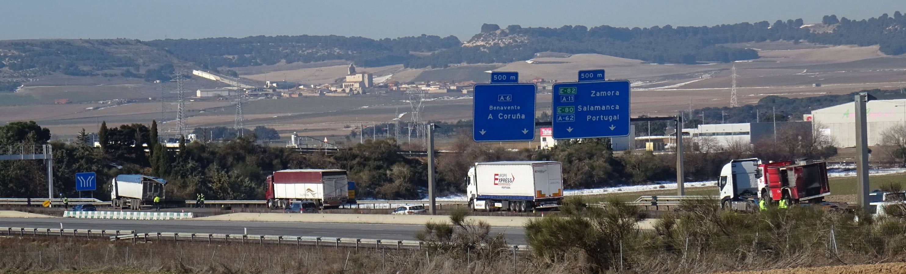 Fotos: Tres camioneros fallecidos en Tordesillas tras sufrir un atropello