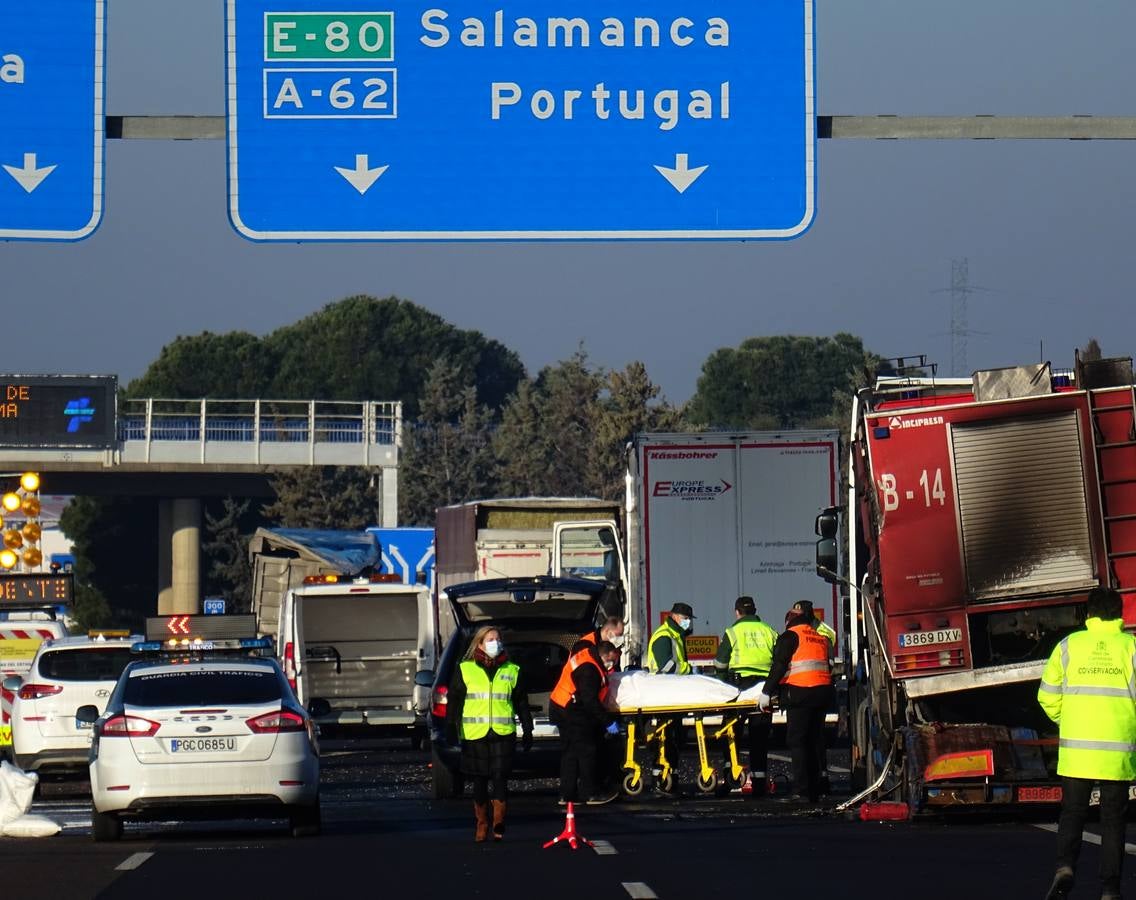 Fotos: Tres camioneros fallecidos en Tordesillas tras sufrir un atropello