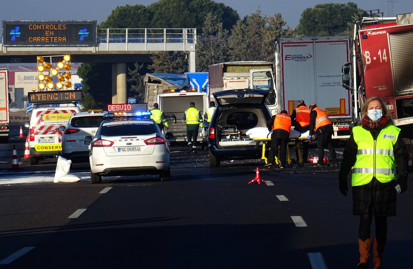 Fotos: Tres camioneros fallecidos en Tordesillas tras sufrir un atropello