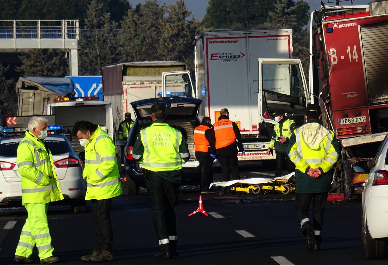 Fotos: Tres camioneros fallecidos en Tordesillas tras sufrir un atropello