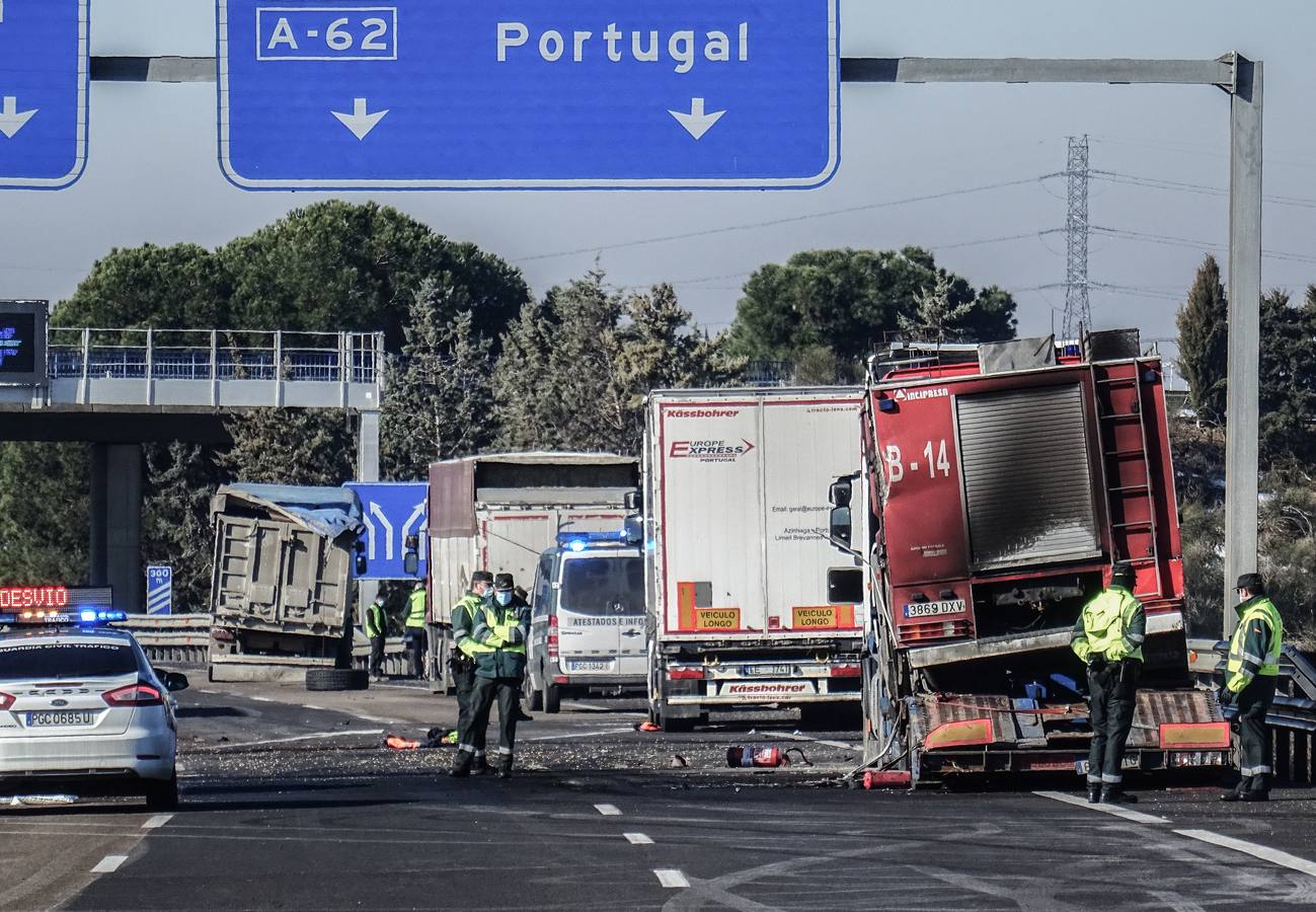 Fotos: Tres camioneros fallecidos en Tordesillas tras sufrir un atropello