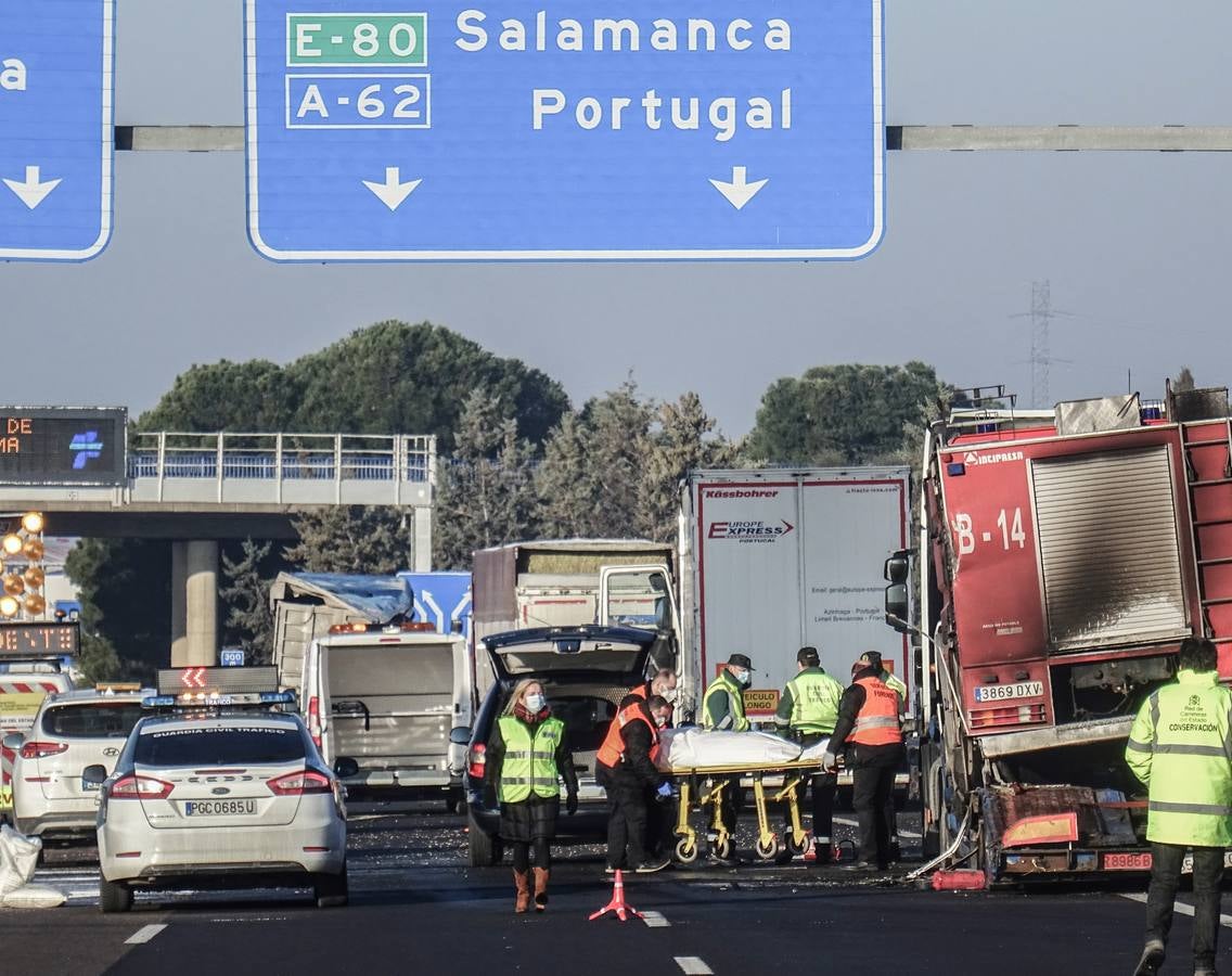 Fotos: Tres camioneros fallecidos en Tordesillas tras sufrir un atropello