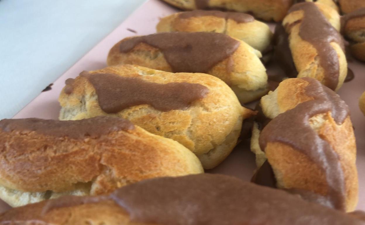 Petisús recién hechos y listos para degustar