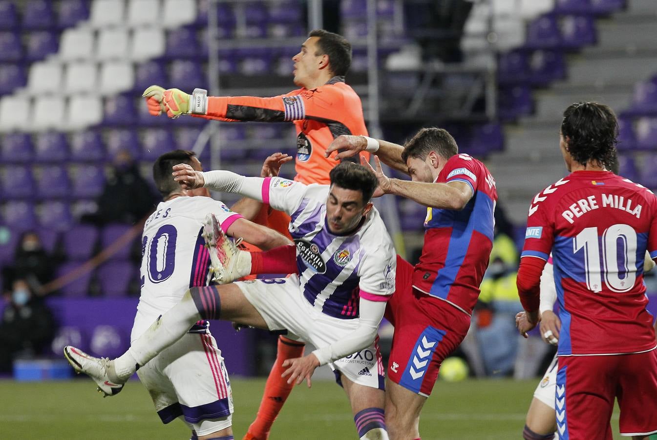 Fotos: Empate del Real Valladolid ante el Elche (2-2 )
