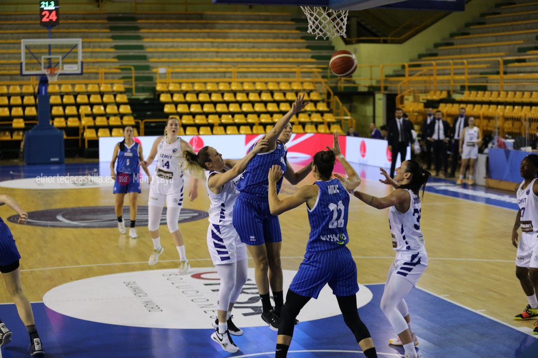 Perfumerías Avenida - Izmit Belediyespor 