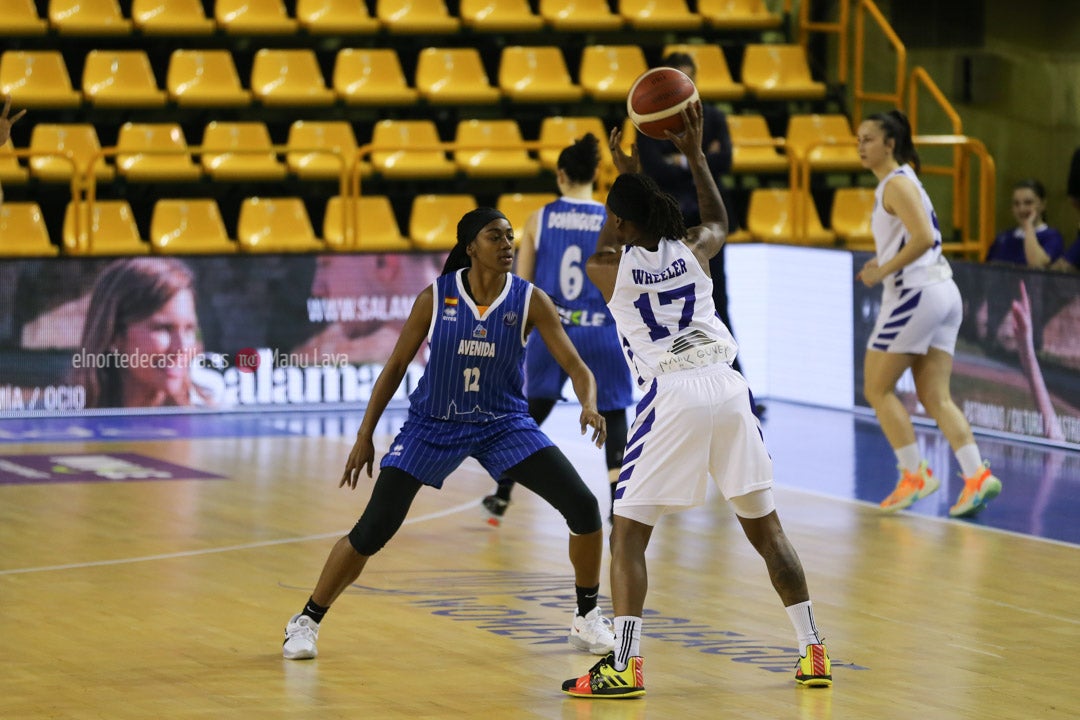 Perfumerías Avenida - Izmit Belediyespor 