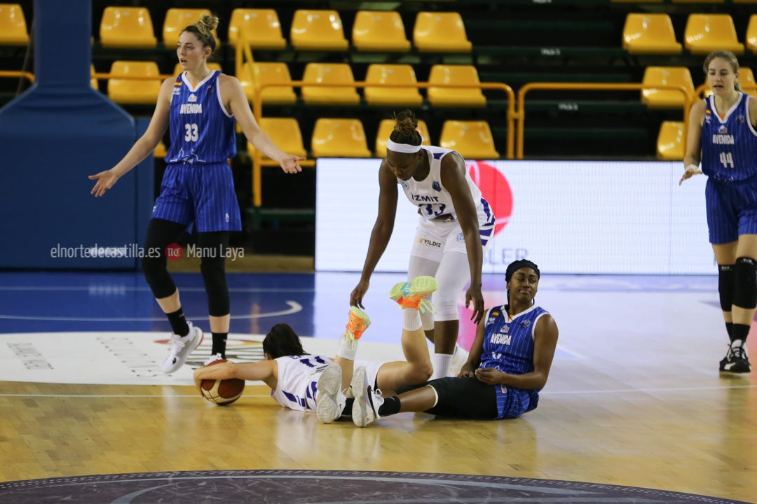 Perfumerías Avenida - Izmit Belediyespor 