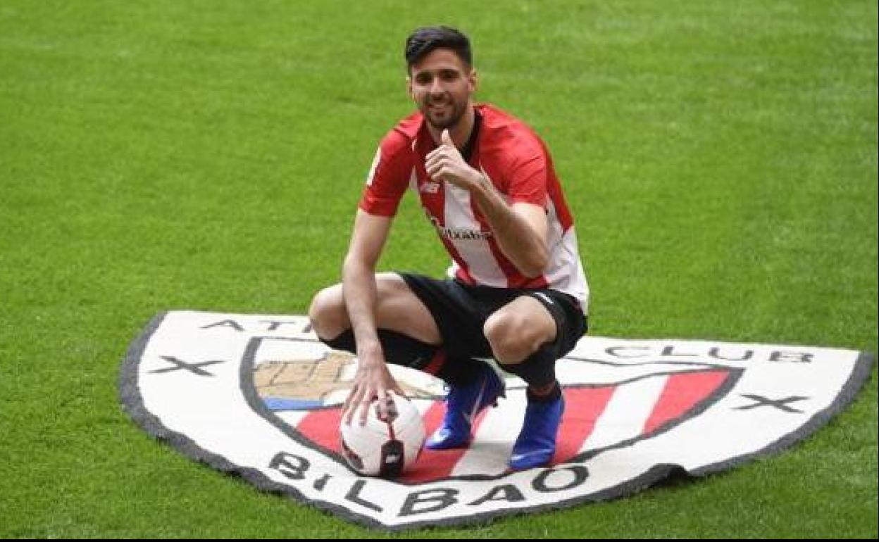 Kenan Kodro, en su presentación como jugador del Athletic Club. 