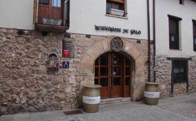 Fachada principal del restaurante De Galo, en Lerma. 