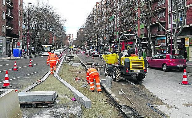 Modificación de la mediana antes del cruce hacia Arturo Eyries.
